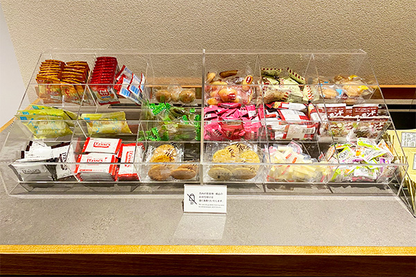 ワンビル福岡シェアラウンジはフリードリンクだけじゃないお菓子やソフトクリームも食べ放題!