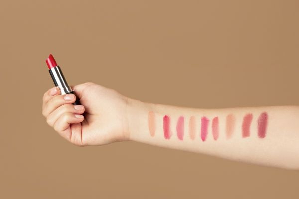 4: 荒れにくい！色付きリップ5選のクチコミを比較！
