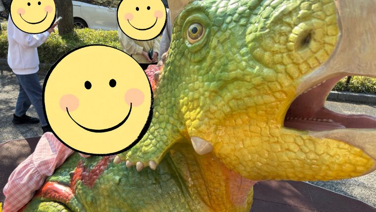 福井駅に降り立つと、まず目に入るのが西口に広がる「恐竜広場」。 