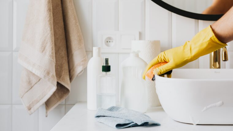 オキシクリーン、クエン酸激落ちくん、重曹、ジョイ、キュキュット、ウタマロクリーナー、マジックリンなど万能洗剤がおすすめ