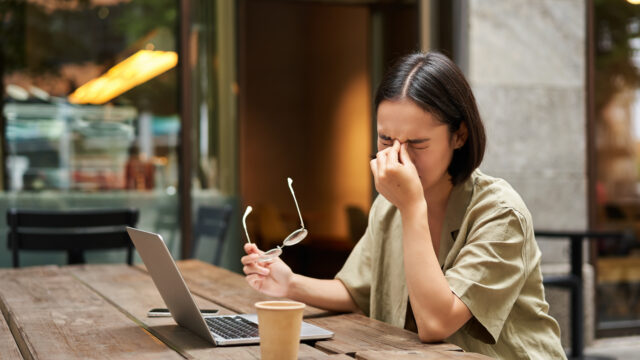 疲れが取れない理由。生活習慣と疲労の関係とは