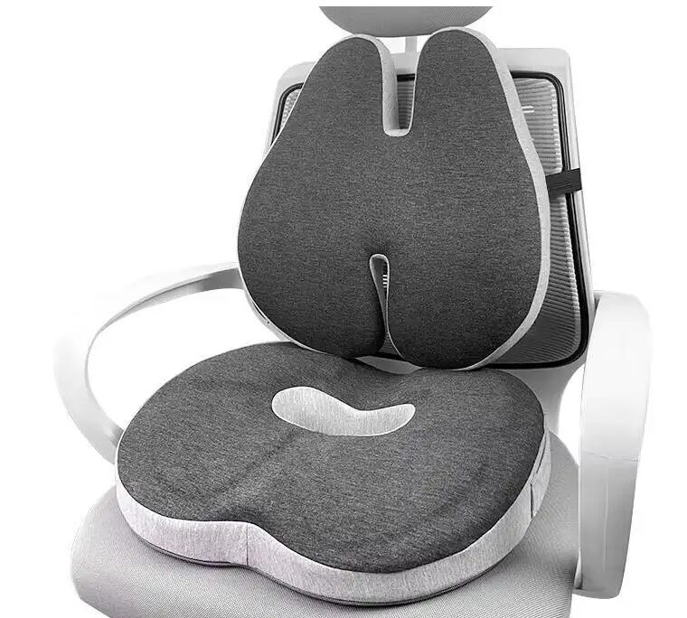 腰椎のカーブにフィットするクッションは、姿勢が自然と整い、腰への負担が激減します。