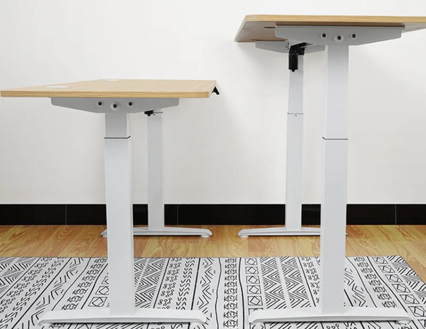 立ち姿勢と座り姿勢を切り替えることで、血流が改善し肩こり・腰痛の軽減につながります。