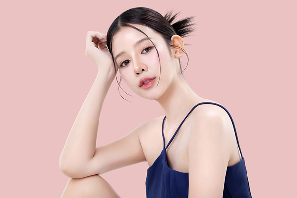 話題の水彩画コスメとは？