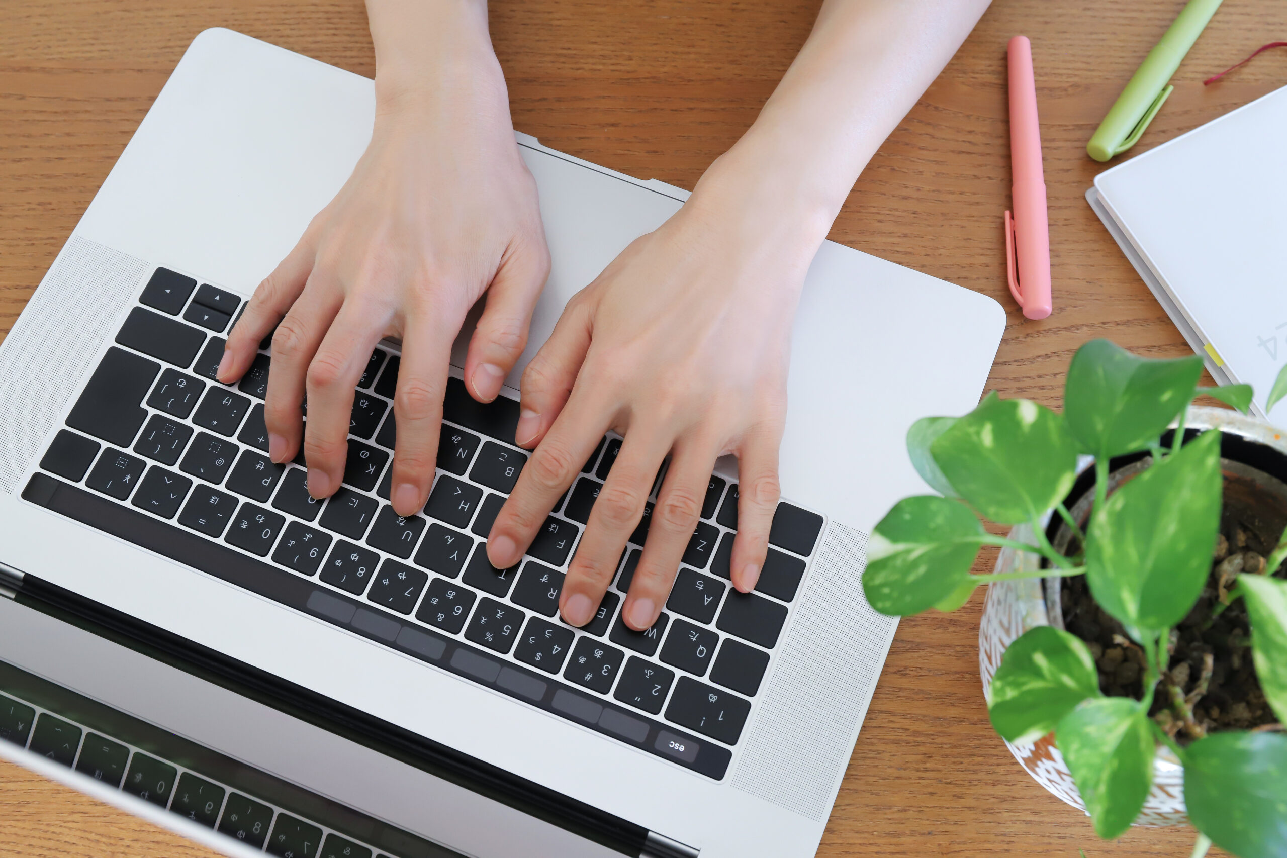 社外への催促メールが必要になる場面