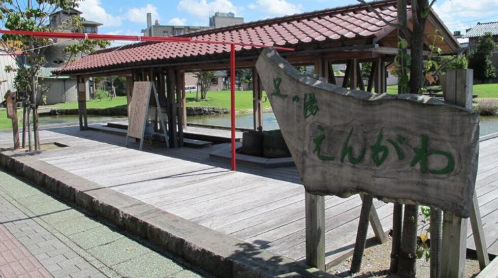 【加賀温泉】無料で利用できる足湯3選！片山津温泉「足の湯えんがわ」