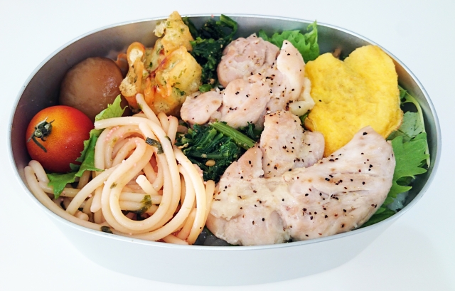 鶏むね肉のレンジ蒸し弁当