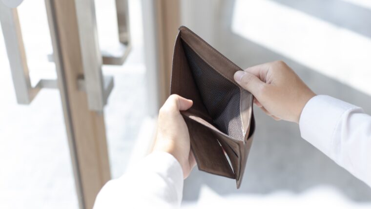 貯金できない社会人が増えている現実