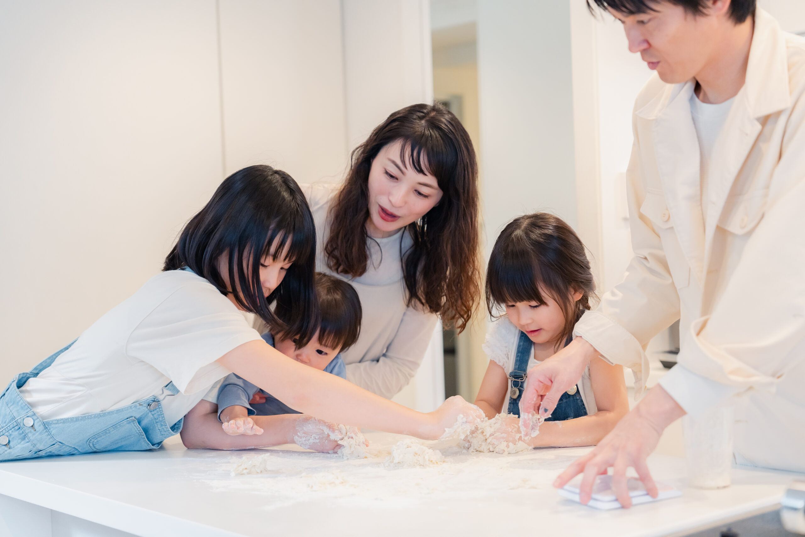 子どもに身につけさせたい「お金の考え方」年齢別に考える「金銭感覚」の育て方