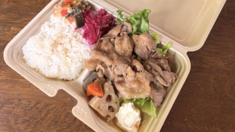 さっと茹でた豚肉に、市販のごまだれをかけるだけ。