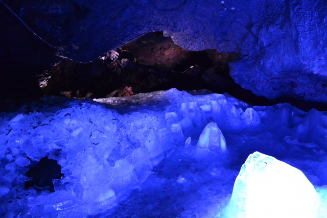 山梨の穴場スポット12選②「富岳風穴」