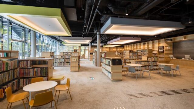 カフェ併設で長居OK！関西の大人向け図書館5選②神戸市立西図書館