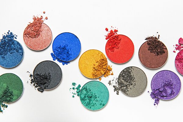 イエベがブルベメイクするとどうなる？イエベ×ブルべ色の組み合わせパターン