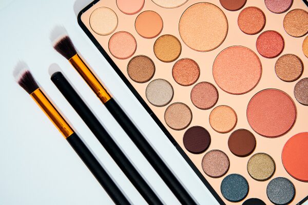 イエベがブルベメイクするとどうなる？　イエベがブルベ色を使うための4つのポイント