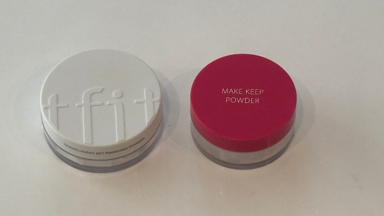 今回比較するのは脂性肌に人気の2つのパウダー　TFITvsメイクキープパウダー