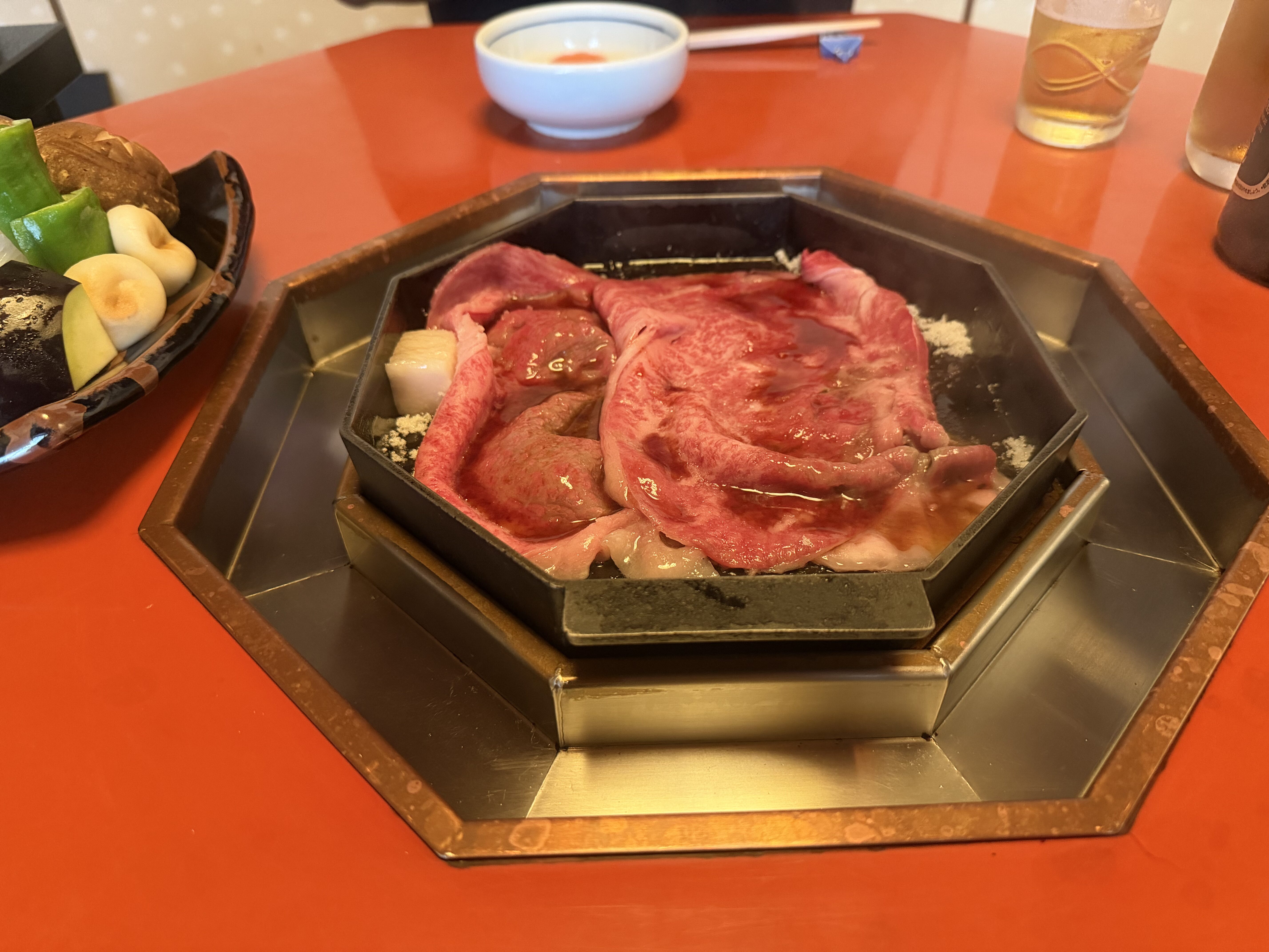 三嶋亭 すき焼き 調理中